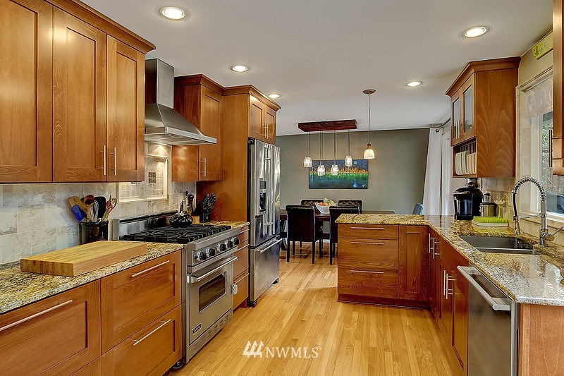 2532 180th Place Southeast Bothell, WA 98012 - Photo 5 of 17 Gallery Image 5