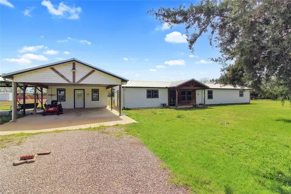$425,000 | 1082 Lagow Lane, Scurry, TX 75158