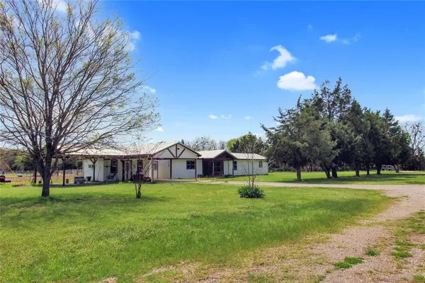 $425,000 | 1082 Lagow Lane, Scurry, TX 75158