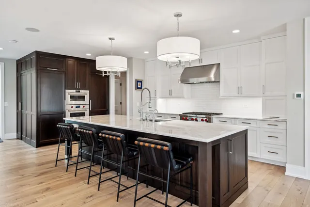 $1,875,000 | 110 South Washington Street, Unit 400, Naperville, IL 60540