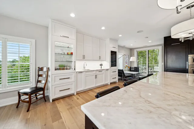 $1,875,000 | 110 South Washington Street, Unit 400, Naperville, IL 60540