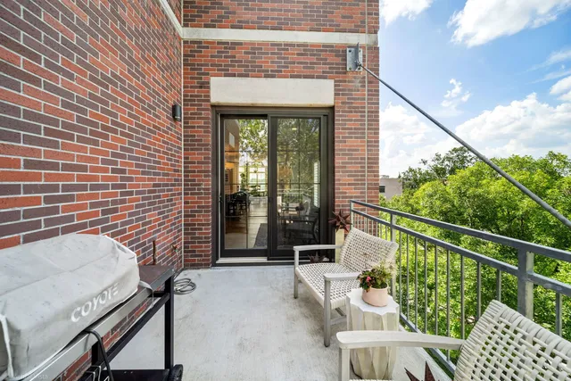 $1,875,000 | 110 South Washington Street, Unit 400, Naperville, IL 60540