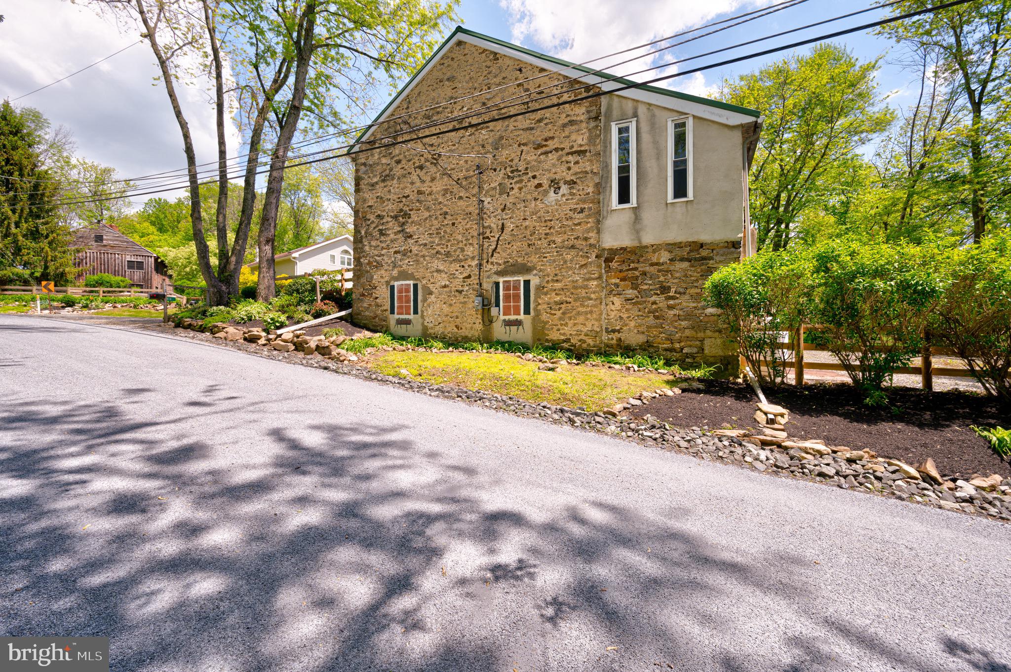 810 Delong Road Alburtis, PA 18011 - Photo 5 of 74 Solid Stone Building