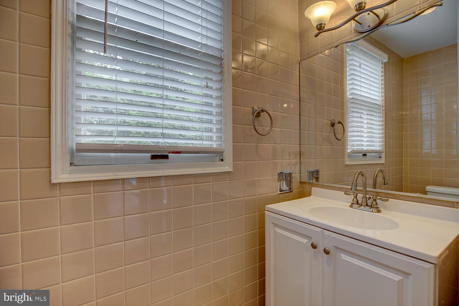 1231 Cox Road Jenkintown, PA 19046 - Photo 16 of 36