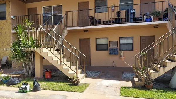 $2,100 | 2240 Van Buren Street, Unit B1, Hollywood, FL 33020