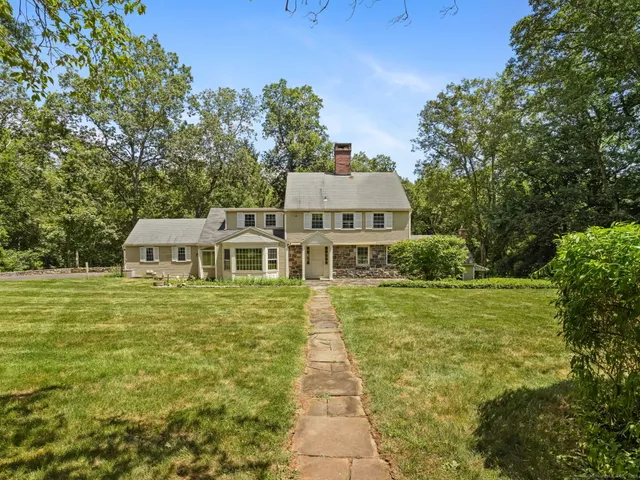 $1,050,000 | 17 Huckleberry Lane, Weston, CT 06883