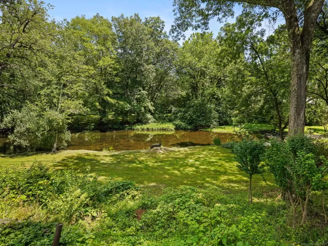 $1,050,000 | 17 Huckleberry Lane, Weston, CT 06883