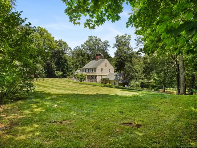 $1,050,000 | 17 Huckleberry Lane, Weston, CT 06883