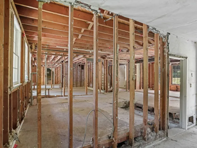 $1,050,000 | 17 Huckleberry Lane, Weston, CT 06883