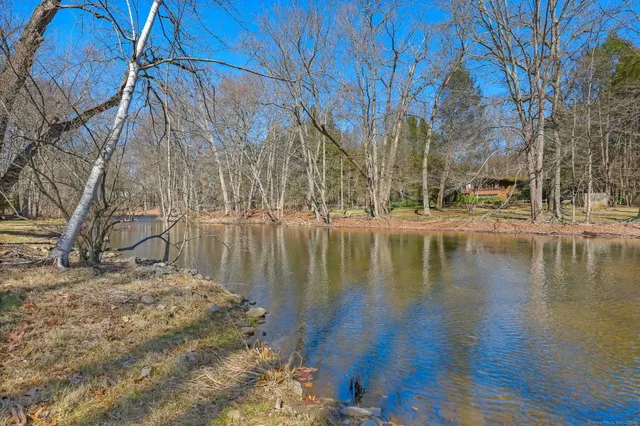 $1,050,000 | 17 Huckleberry Lane, Weston, CT 06883