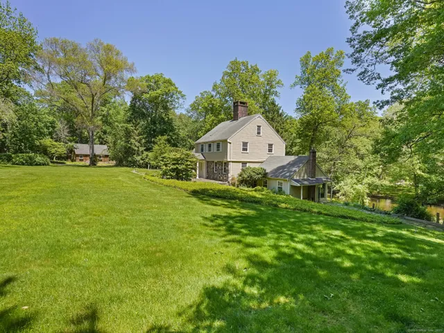 $1,050,000 | 17 Huckleberry Lane, Weston, CT 06883