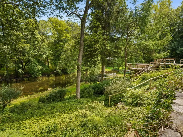 $1,050,000 | 17 Huckleberry Lane, Weston, CT 06883