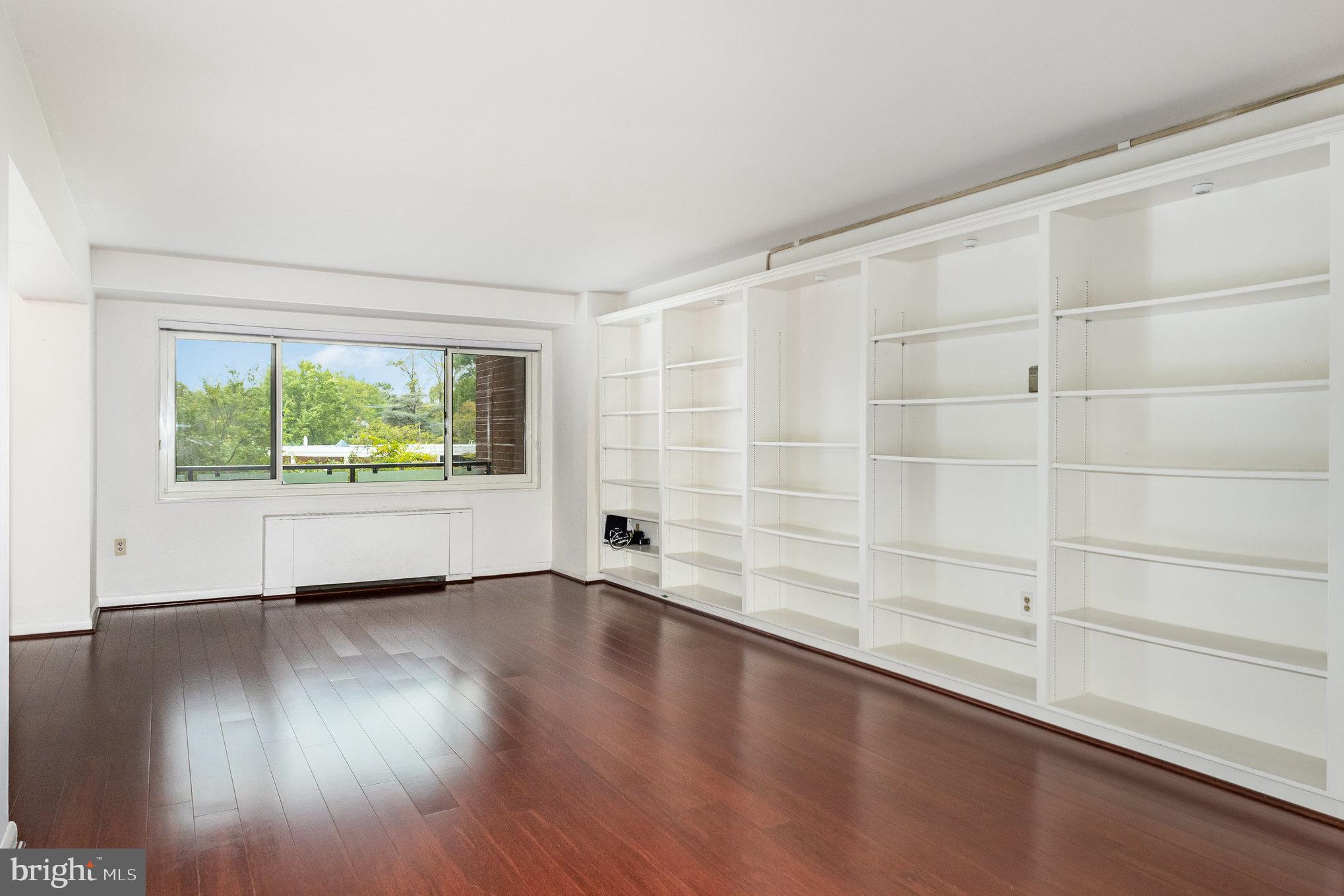 4201 Cathedral Avenue Northwest, Unit 323E Washington, DC 20016 - Photo 3 of 27