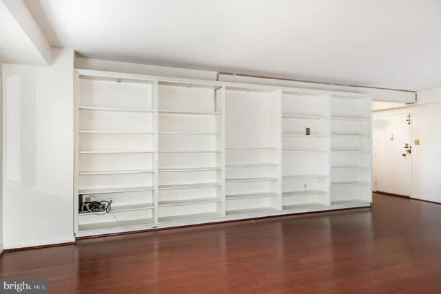 $350,000 | 4201 Cathedral Avenue Northwest, Unit 323E, Washington, DC 20016