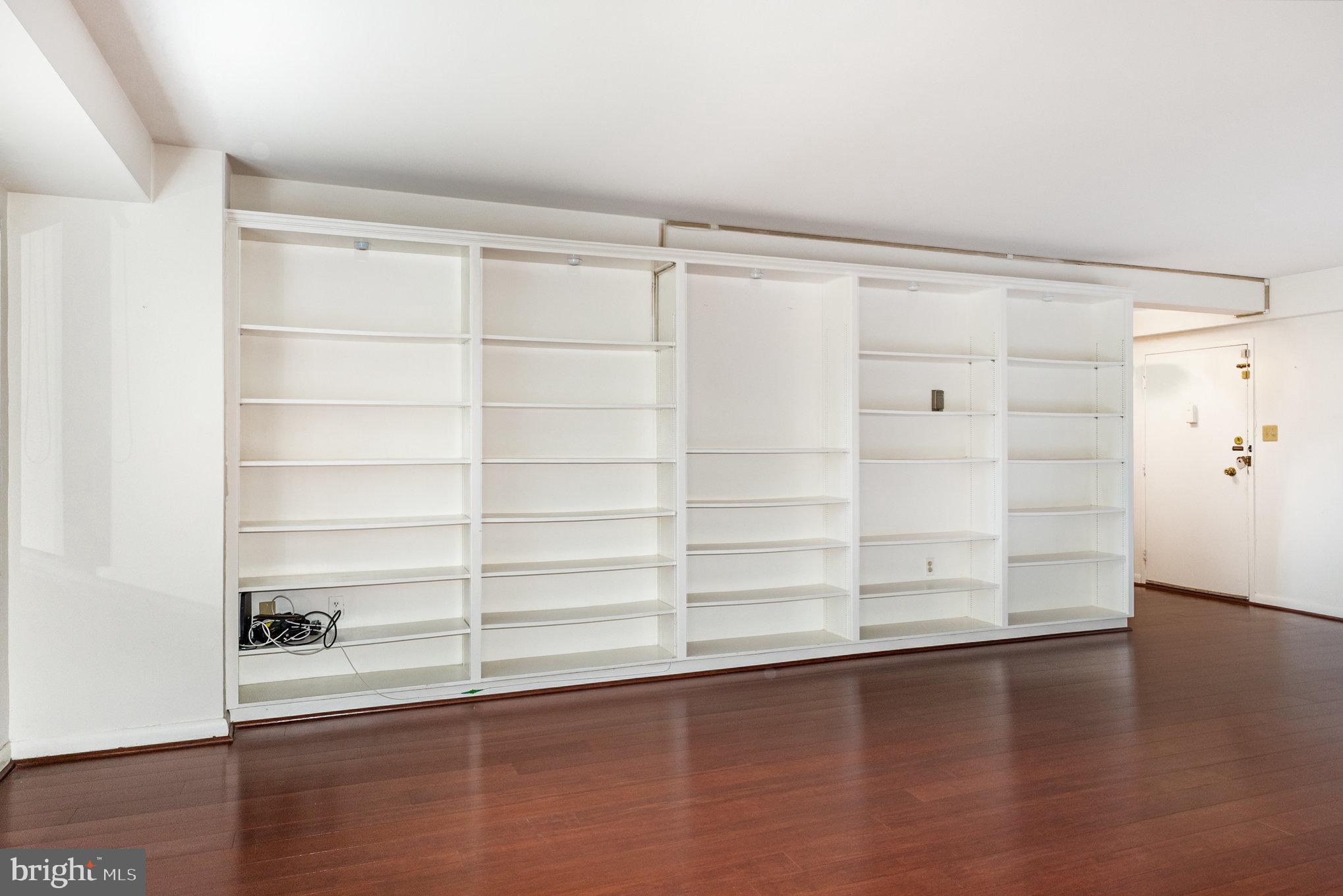 4201 Cathedral Avenue Northwest, Unit 323E Washington, DC 20016 - Photo 4 of 27