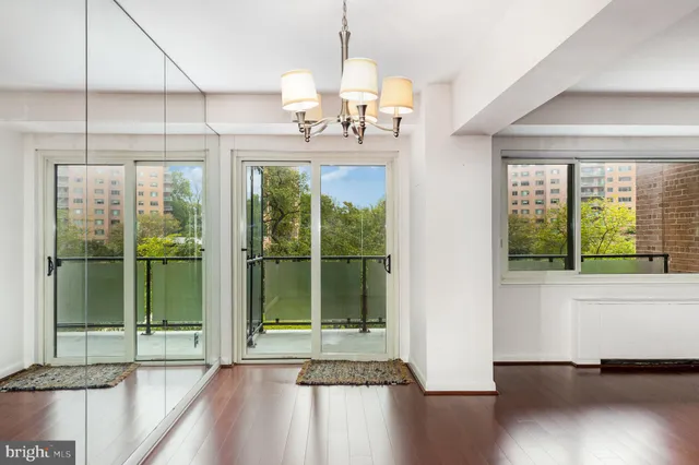 $350,000 | 4201 Cathedral Avenue Northwest, Unit 323E, Washington, DC 20016