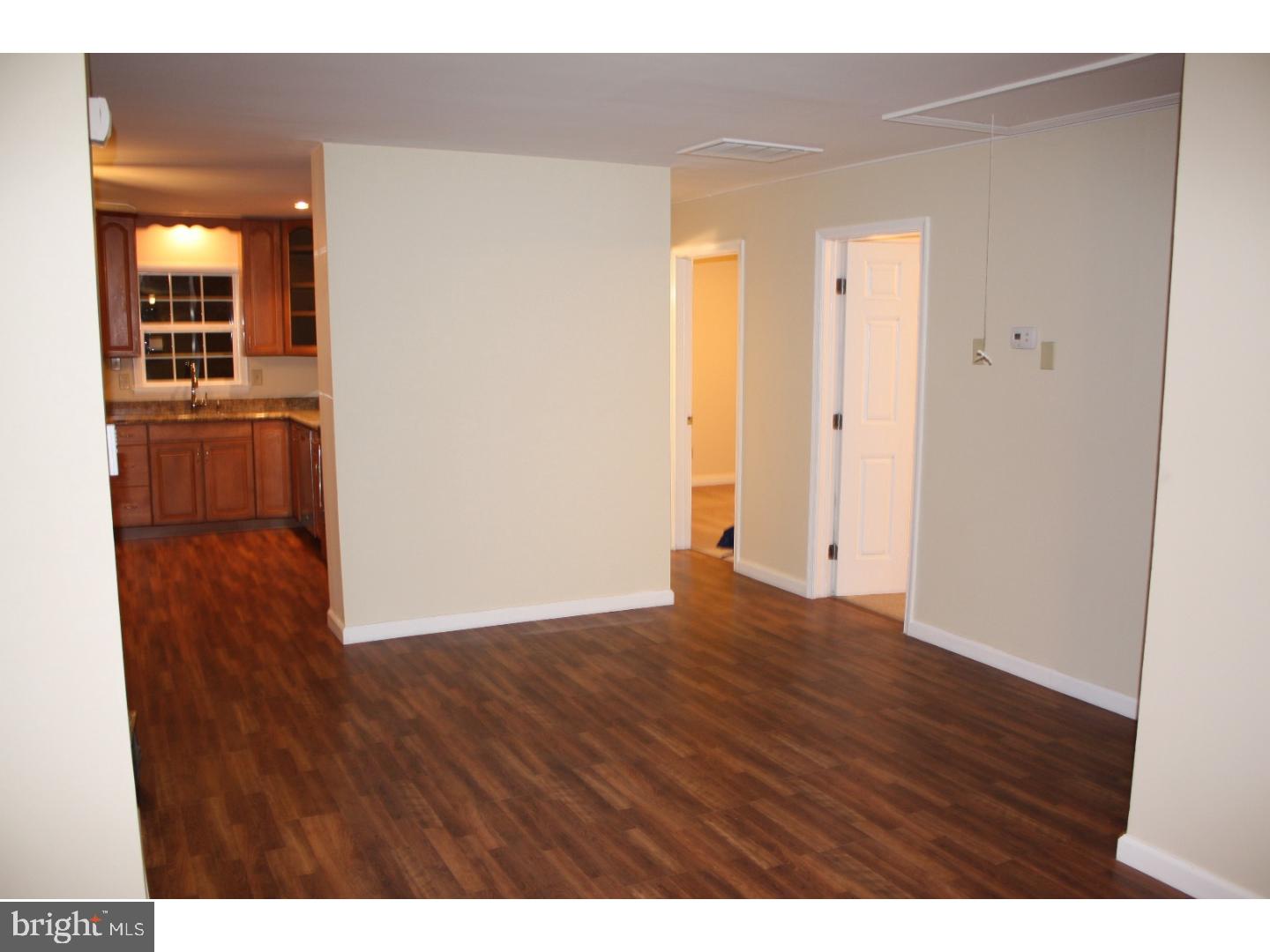 1008 Marrows Road Newark, DE 19713 - Photo 10 of 18 Living Room