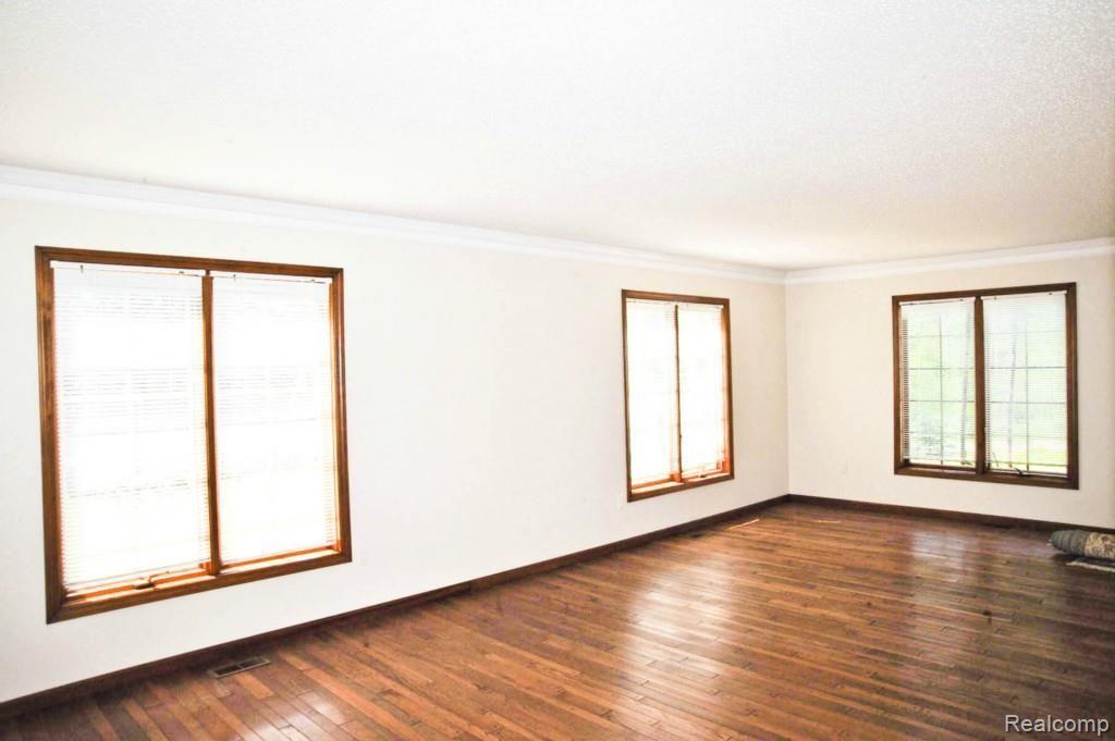 2290 Gale Road Ann Arbor, MI 48105 - Photo 16 of 27 2290 Gale - Living Room-8.jpg