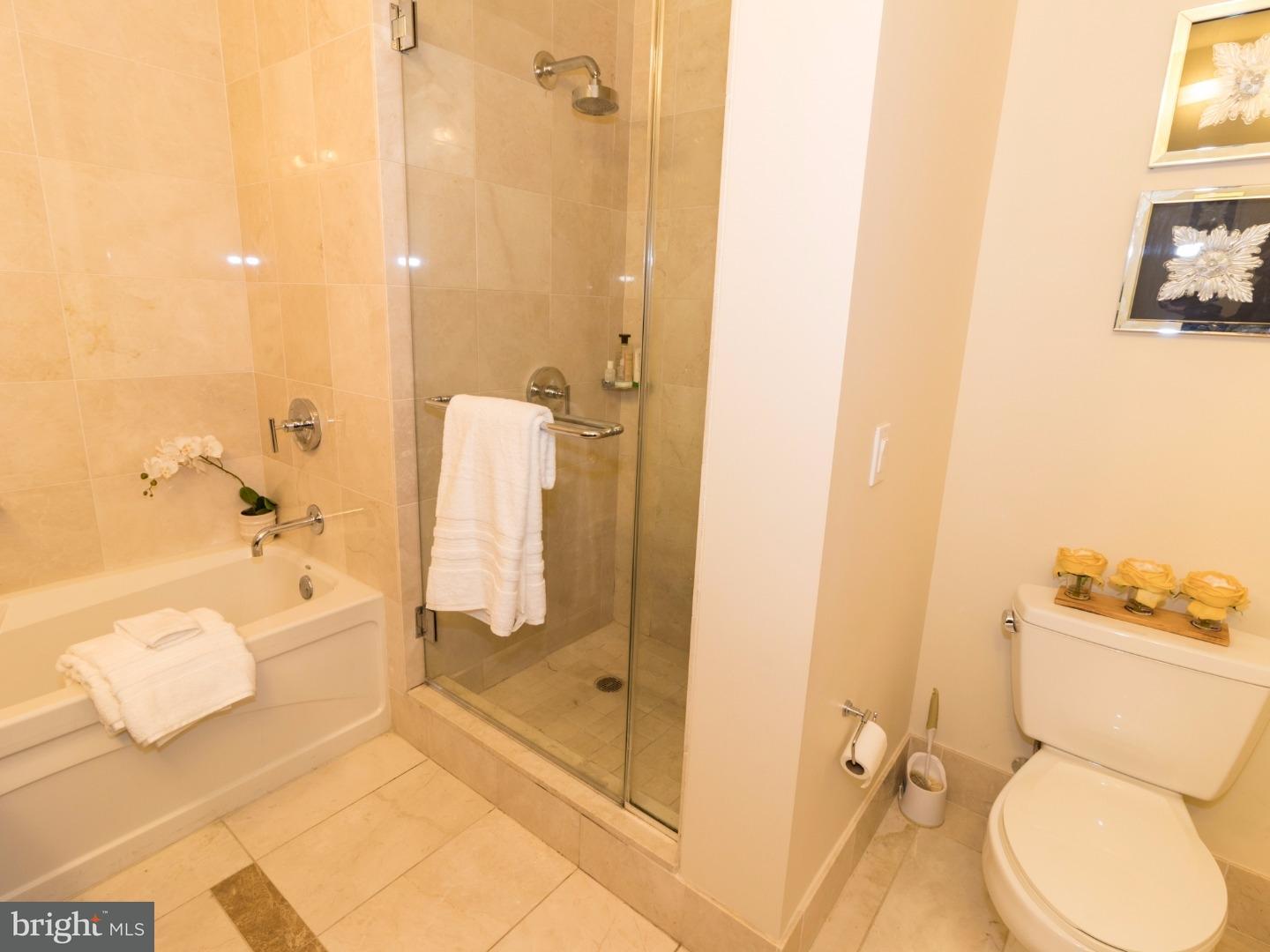 1425 Locust Street, Unit 9C Philadelphia, PA 19102 - Photo 12 of 23