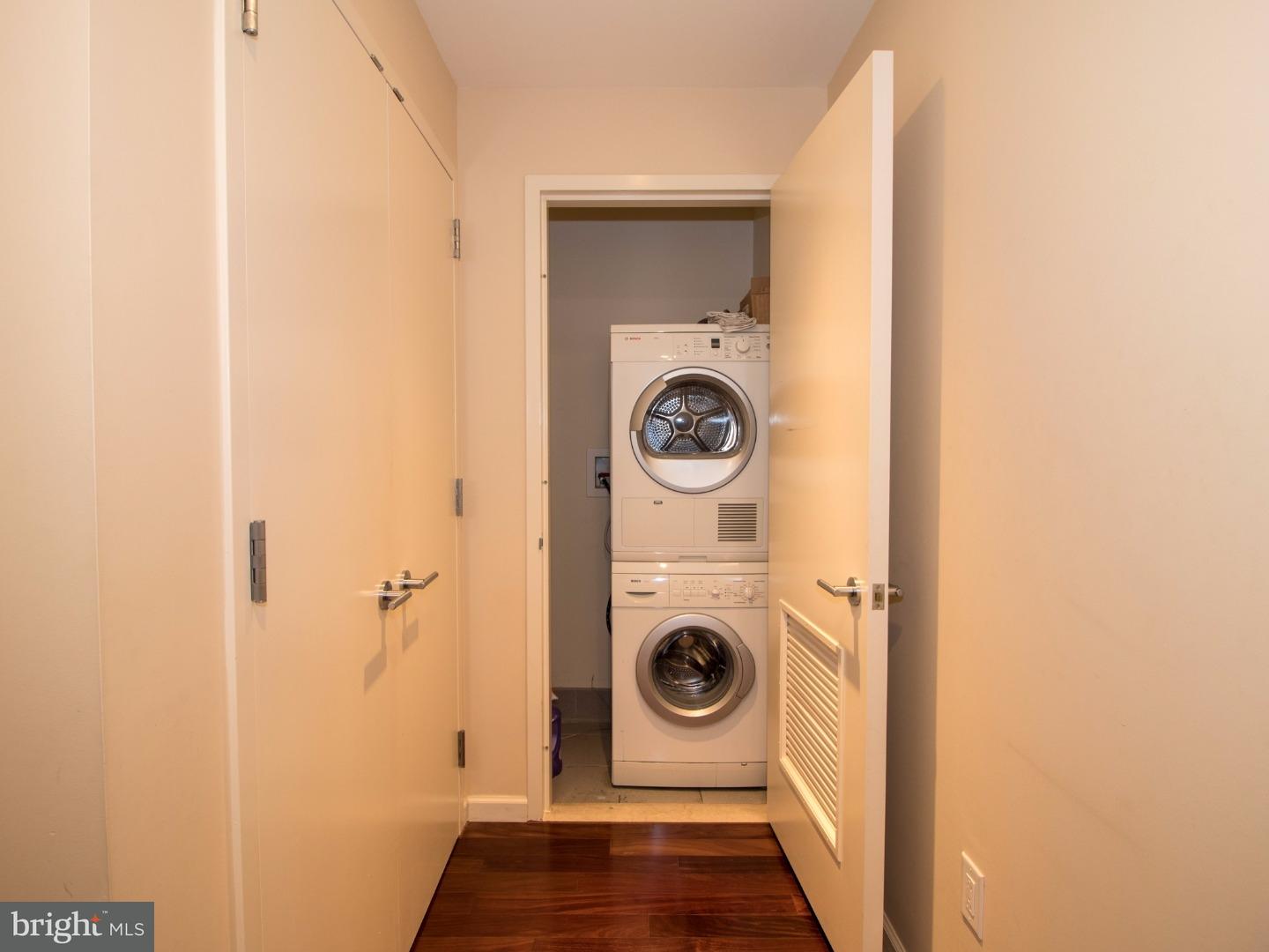 1425 Locust Street, Unit 9C Philadelphia, PA 19102 - Photo 17 of 23