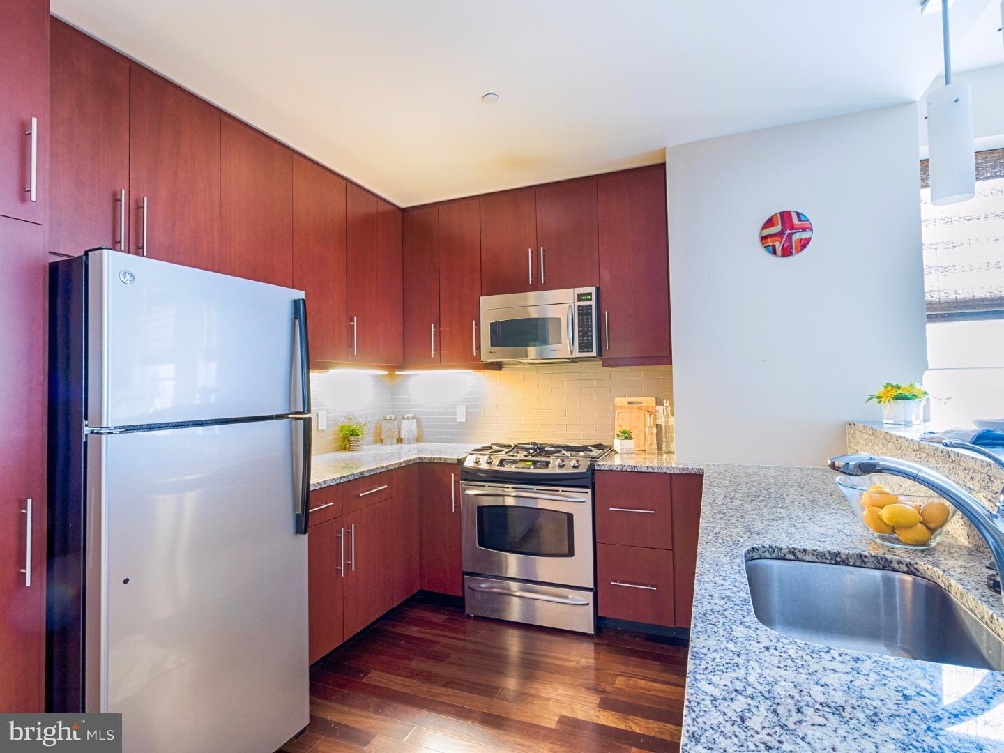 1425 Locust Street, Unit 9C Philadelphia, PA 19102 - Photo 3 of 23