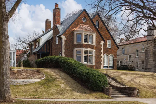 $2,395,000 | 2635 Newton Avenue South, Minneapolis, MN 55405