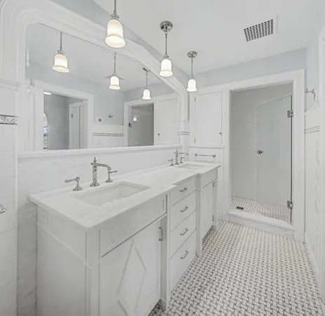 $2,395,000 | 2635 Newton Avenue South, Minneapolis, MN 55405