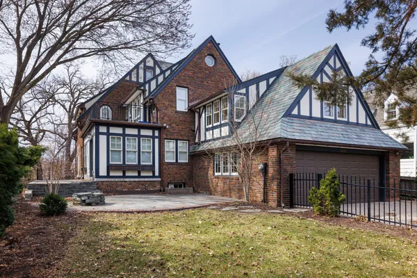 $2,395,000 | 2635 Newton Avenue South, Minneapolis, MN 55405