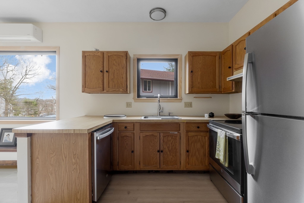 8 Hickory Hill Road Wakefield, MA 01880 - Photo 27 of 37 Gallery Image 27