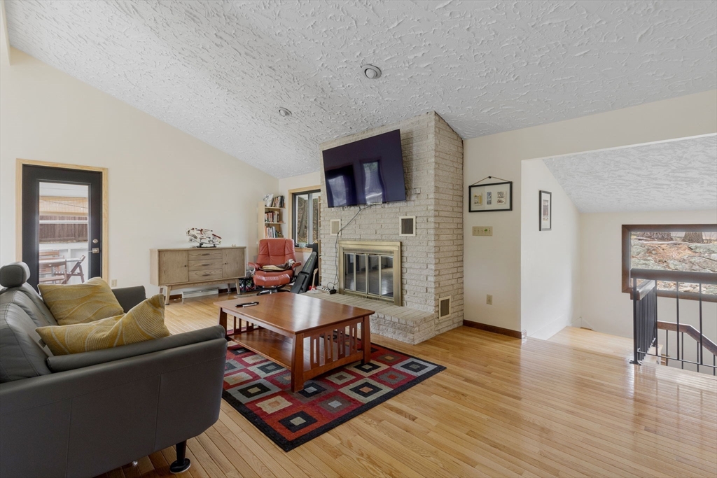 8 Hickory Hill Road Wakefield, MA 01880 - Photo 3 of 37 Gallery Image 3