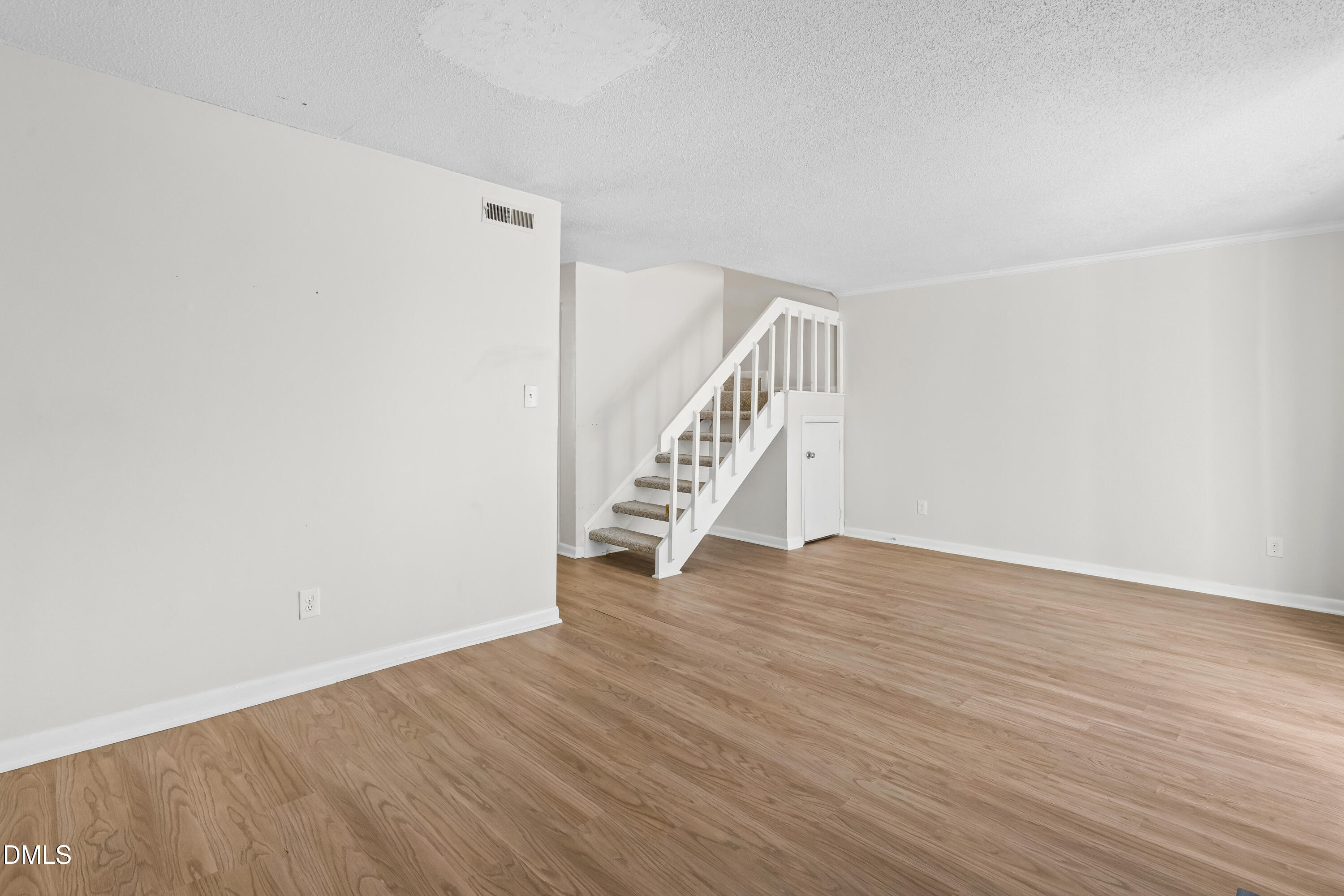 7163 Sandy Creek Drive Raleigh, NC 27615 - Photo 13 of 30 DSC02976