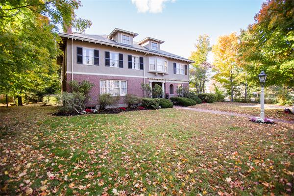 323 Washington Street Wellesley, MA 02481 - Photo 1 of 20 Gallery Image 1
