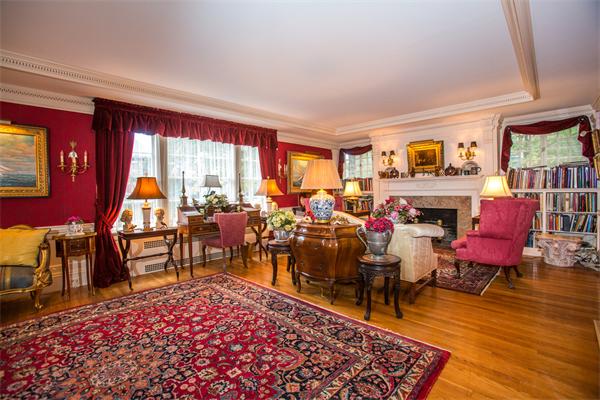 323 Washington Street Wellesley, MA 02481 - Photo 4 of 20 Gallery Image 4