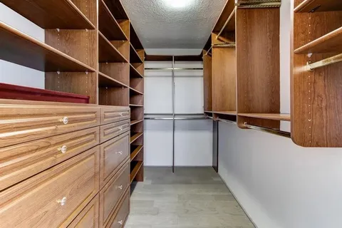 $399,000 | 5001 Woodway Drive, Unit 1405, Houston, TX 77056