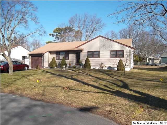 213 Green Tree Road Brick, NJ 08724 - Photo 1 of 3 Primary Photo