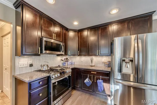 $550,000 | 584 Sunbridge Drive, Chesterfield, MO 63017