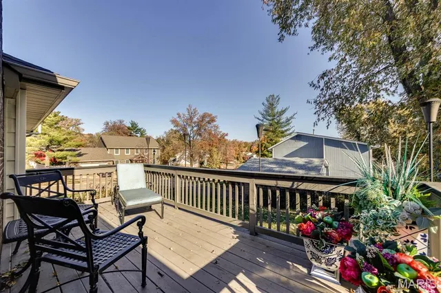 $525,000 | 584 Sunbridge Drive, Chesterfield, MO 63017