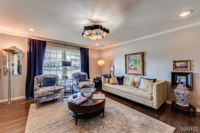 $550,000 | 584 Sunbridge Drive, Chesterfield, MO 63017