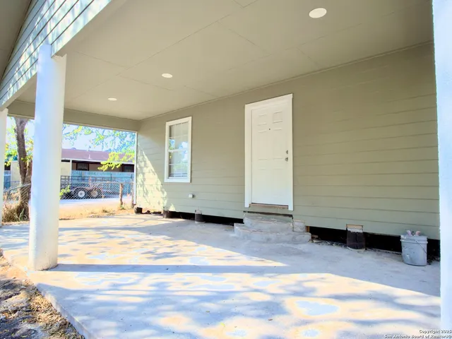 a view of a livingroom with furniture