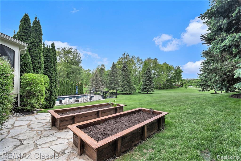 30447 Ridge Court New Hudson, MI 48165 - Photo 62 of 73