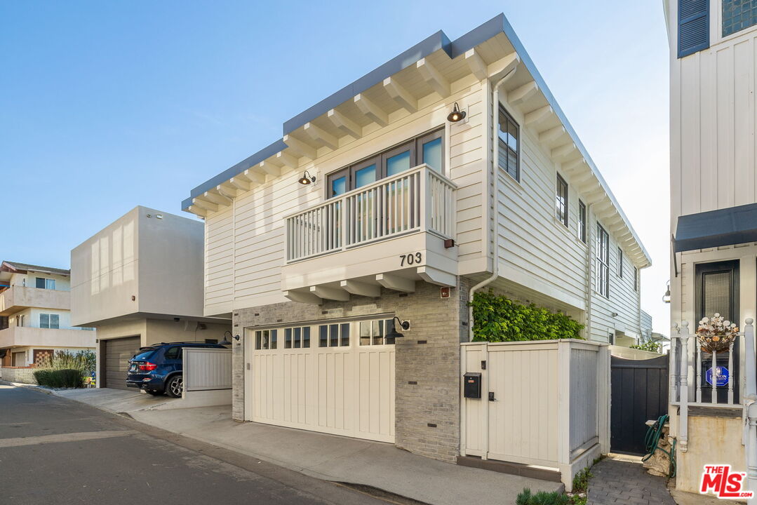 703 Bayview Drive Manhattan Beach, CA 90266 - Photo 36 of 36 a view of a street with building