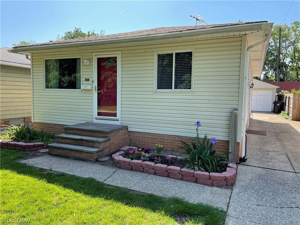 10313 Briggs Road Cleveland, OH 44111 - Photo 1 of 35 10313 Briggs Rd Cleveland 44111
