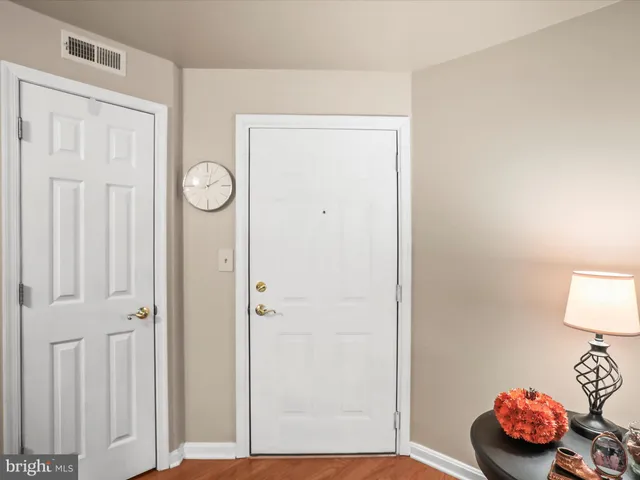 a view of room with an entryway