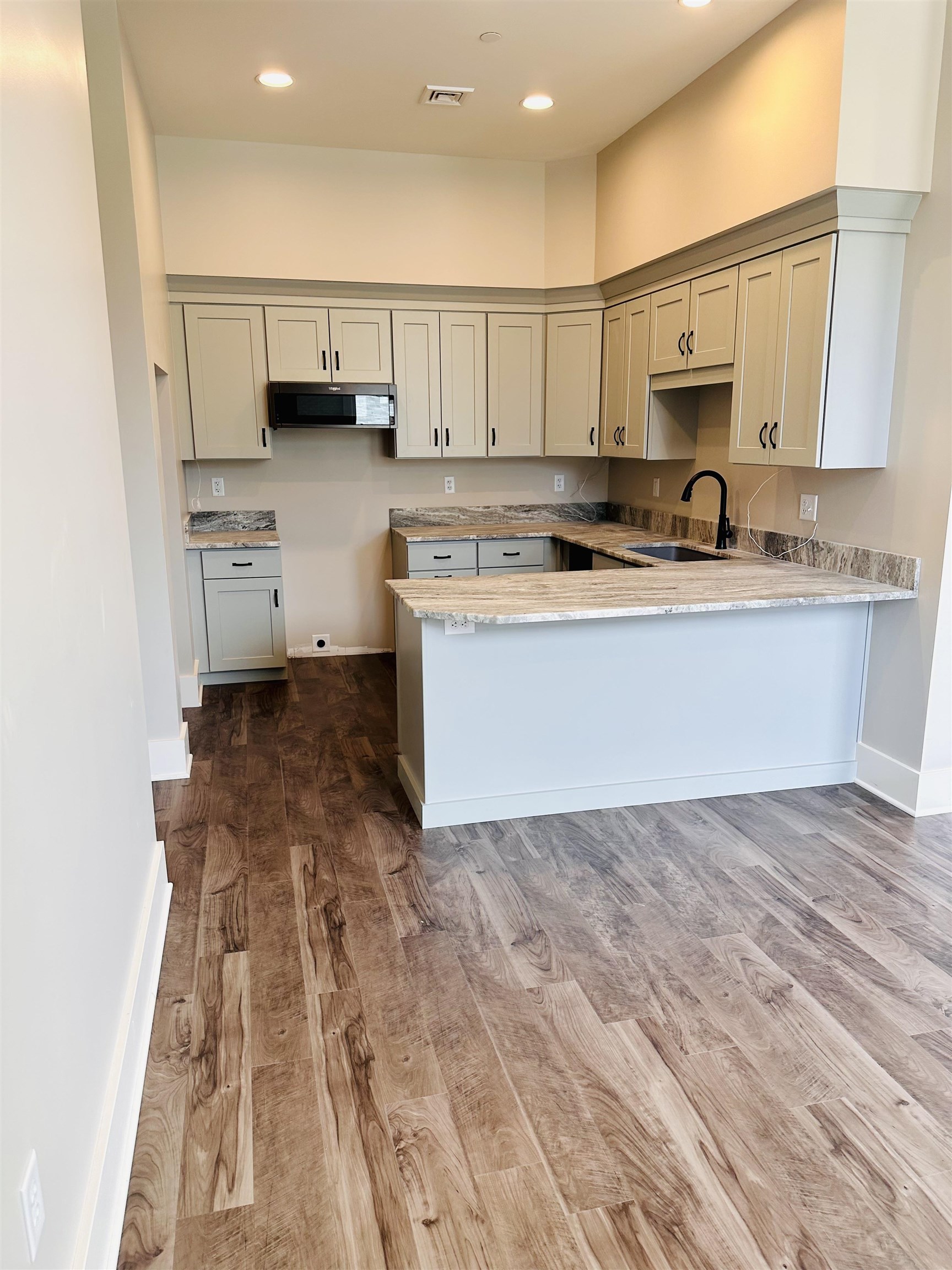 30 High Street, Unit 3 Pembroke, NH 03275 - Photo 12 of 27