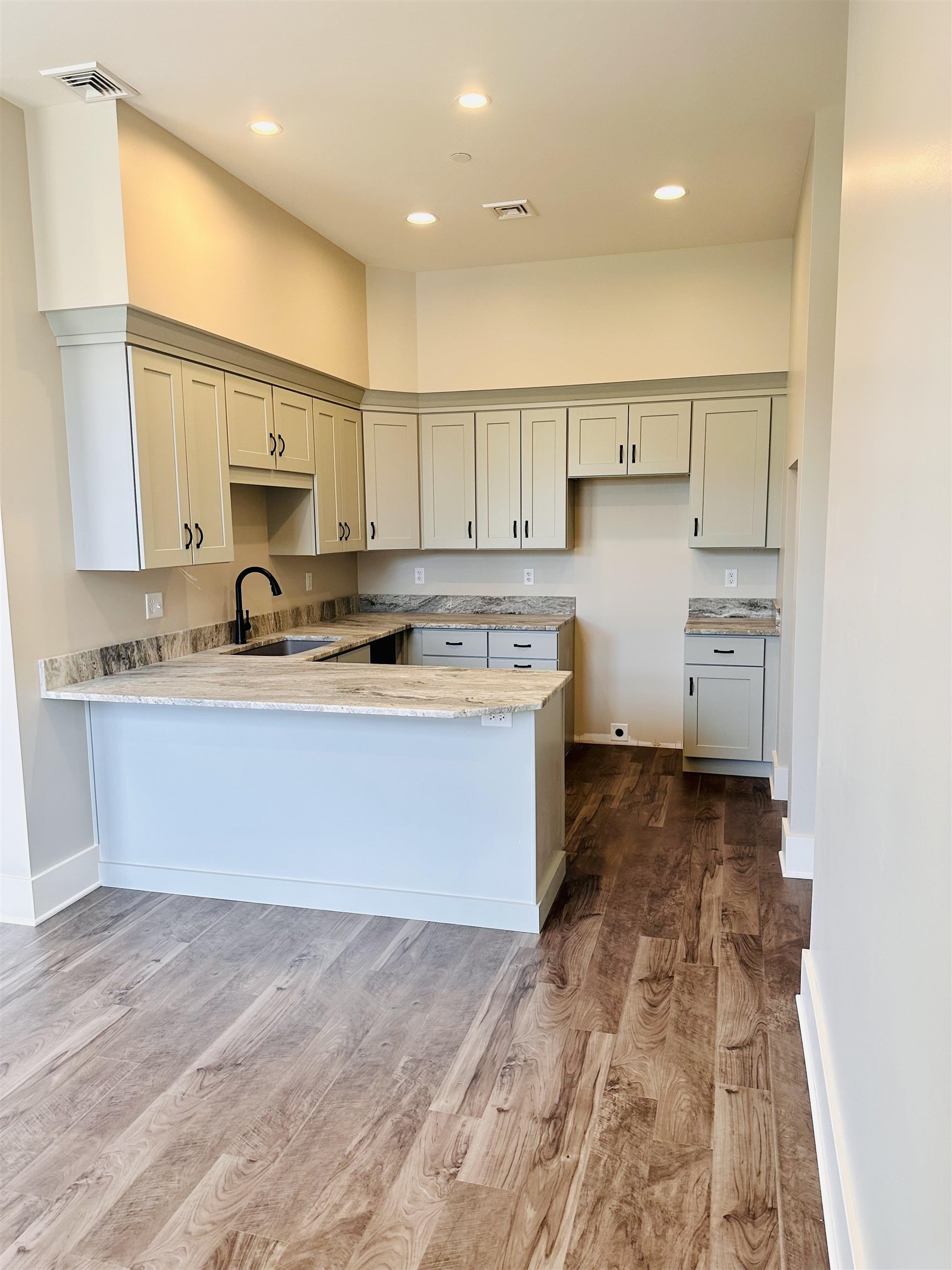 30 High Street, Unit 3 Pembroke, NH 03275 - Photo 13 of 27