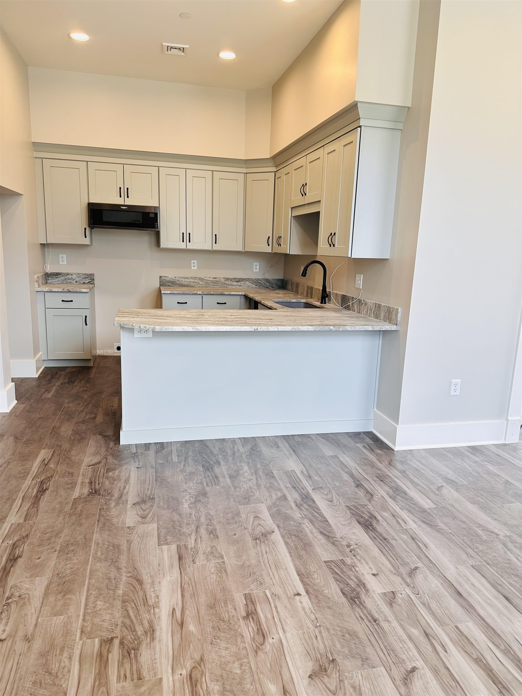 30 High Street, Unit 3 Pembroke, NH 03275 - Photo 14 of 27