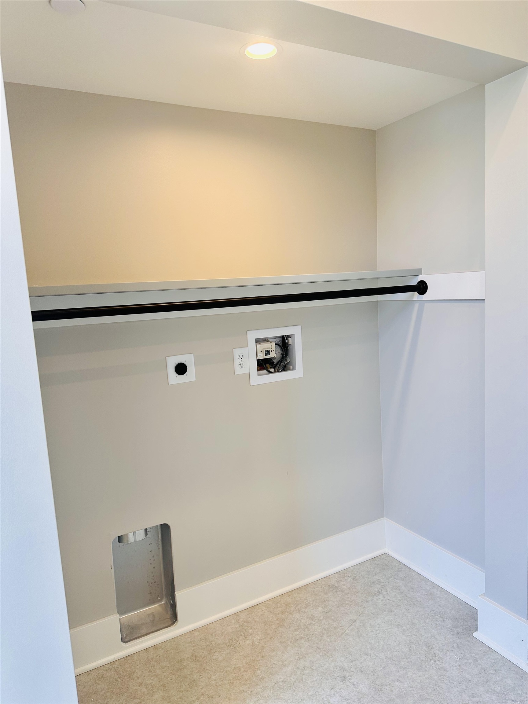 30 High Street, Unit 3 Pembroke, NH 03275 - Photo 18 of 27