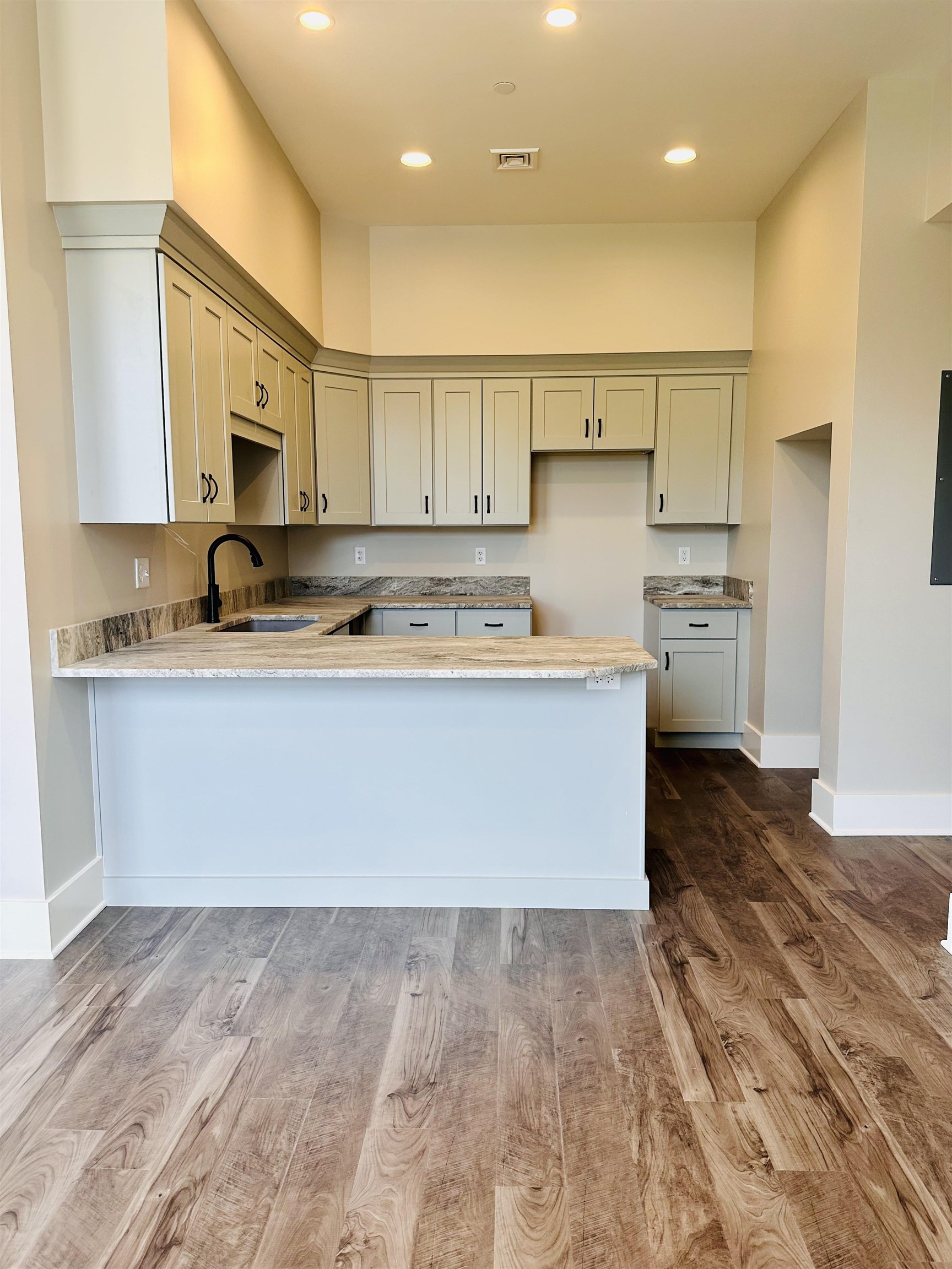 30 High Street, Unit 3 Pembroke, NH 03275 - Photo 9 of 27