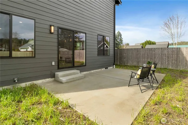$615,000 | 528 Harman Way South, Orting, WA 98360