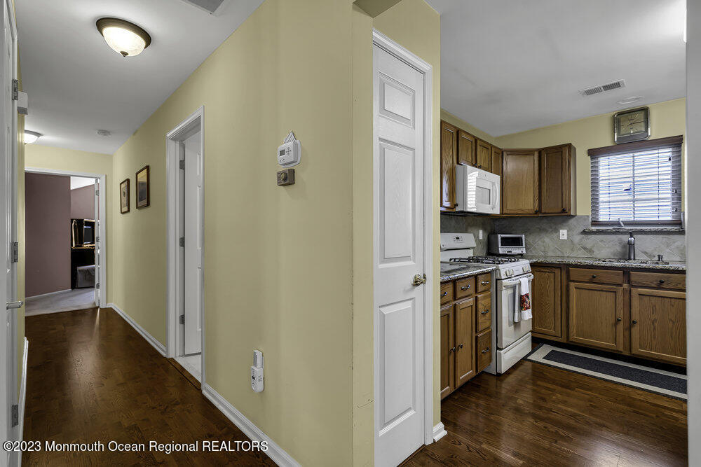 5 Winding River Road Lakewood, NJ 08701 - Photo 13 of 31 013_dsc08516